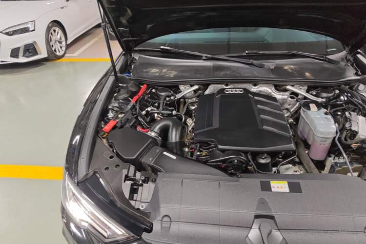 Used Audi A6L 2021 40 TFSI Luxury Dynamic Edition Engine Bay Right