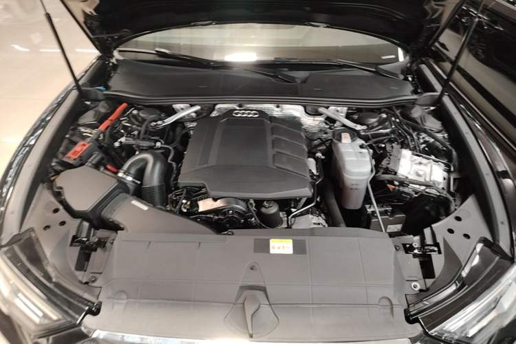 Used Audi A6L 2021 40 TFSI Luxury Dynamic Edition Engine Bay