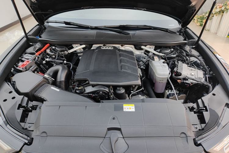 Used Audi A6L 2021 40 TFSI Luxury Dynamic Edition Engine Bay