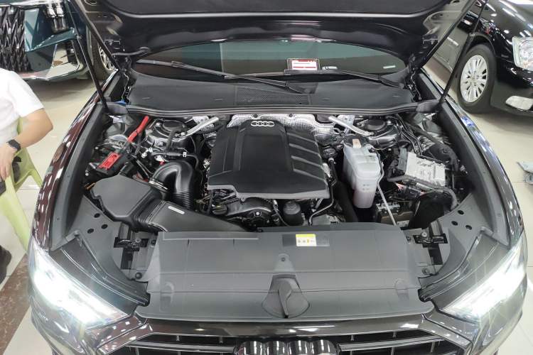 Used Audi A6L 2021 40 TFSI Luxury Dynamic Edition Engine Bay