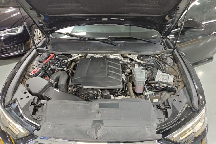 Used Audi A6L 2021 40 TFSI Luxury Dynamic Edition Engine Bay
