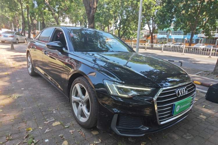Used Audi A6L 2021 40 TFSI Luxury Dynamic Edition Front Right 45 Deg