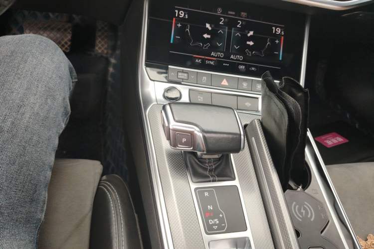 Used Audi A6L 2021 45 TFSI Prestige Dynamic Edition Gear Lever