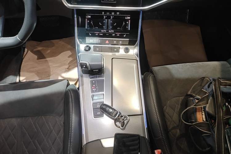 Used Audi A6L 2021 55 TFSI quattro Prestige Dynamic Edition Gear Lever