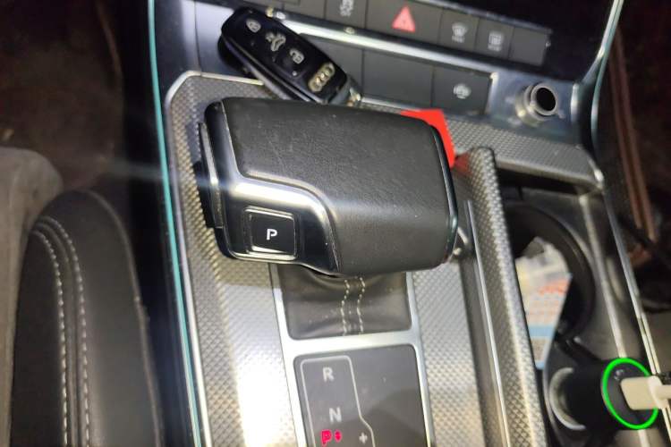 Used Audi A6L 2021 40 TFSI Luxury Dynamic Edition Gear Lever