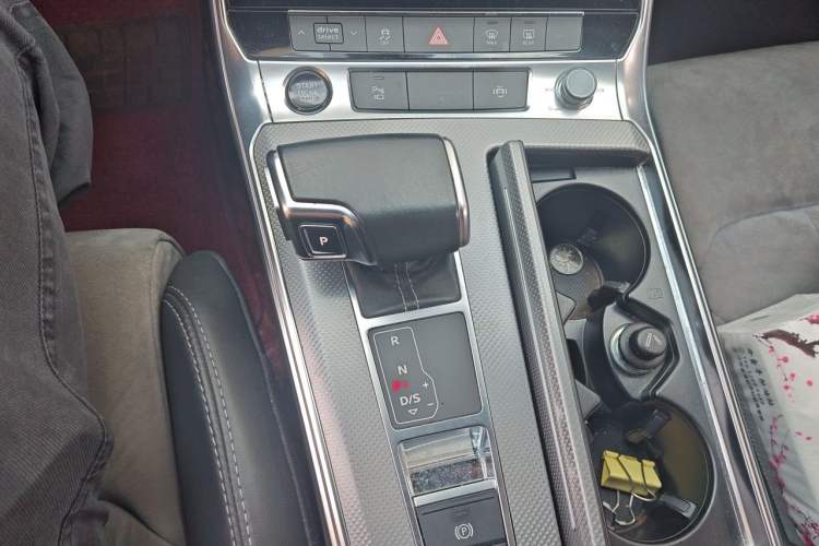 Used Audi A6L 2021 40 TFSI Luxury Dynamic Edition Gear Lever