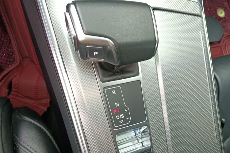 Used Audi A6L 2021 40 TFSI Luxury Dynamic Edition Gear Lever
