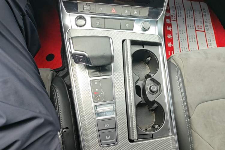 Used Audi A6L 2021 40 TFSI Luxury Dynamic Edition Gear Lever