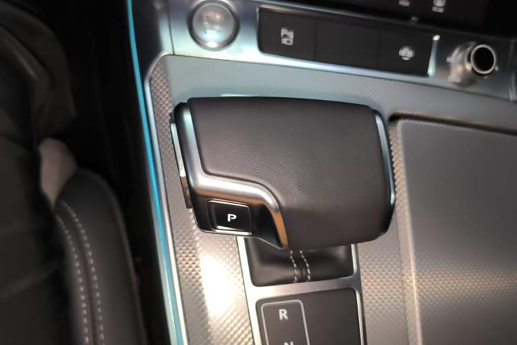 Used Audi A6L 2021 40 TFSI Luxury Dynamic Edition Gear Lever
