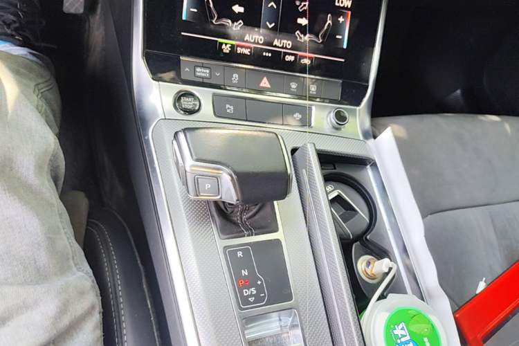 Used Audi A6L 2021 40 TFSI Luxury Dynamic Edition Gear Lever