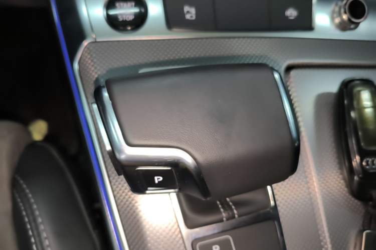 Used Audi A6L 2021 40 TFSI Luxury Dynamic Edition Gear Lever