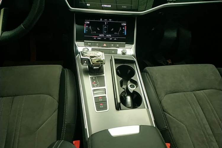 Used Audi A6L 2021 40 TFSI Luxury Dynamic Edition Gear Lever