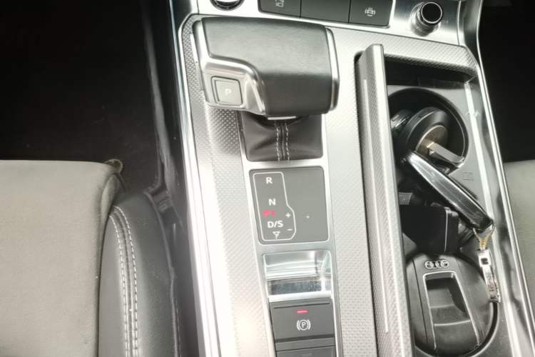Used Audi A6L 2021 40 TFSI Luxury Dynamic Edition Gear Lever