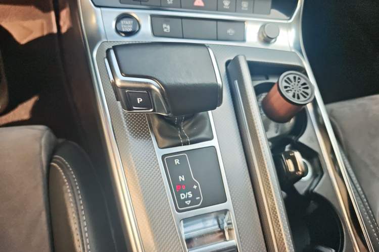 Used Audi A6L 2021 40 TFSI Luxury Dynamic Edition Gear Lever
