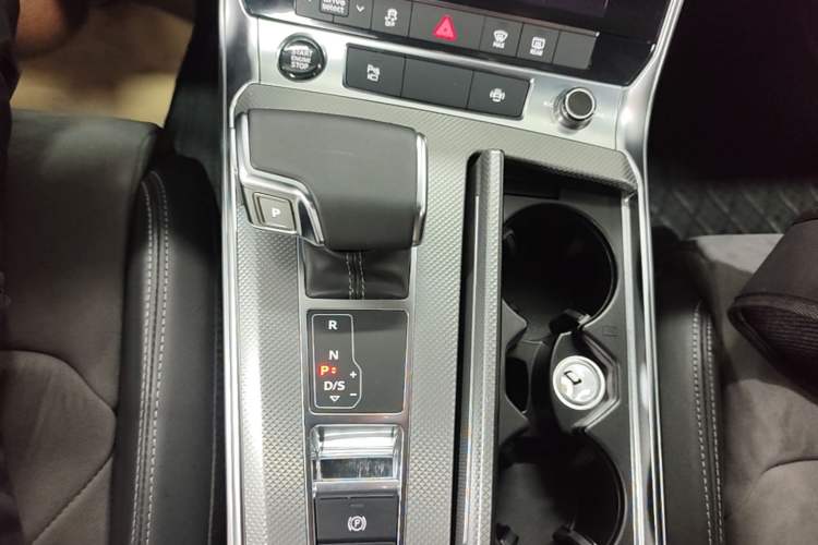 Used Audi A6L 2021 40 TFSI Luxury Dynamic Edition Gear Lever