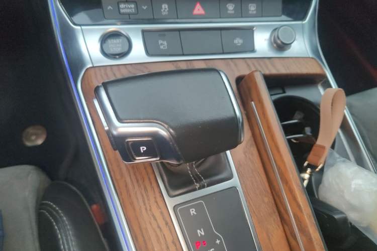 Used Audi A6L 2021 45 TFSI Enjoy Life Edition Gear Lever