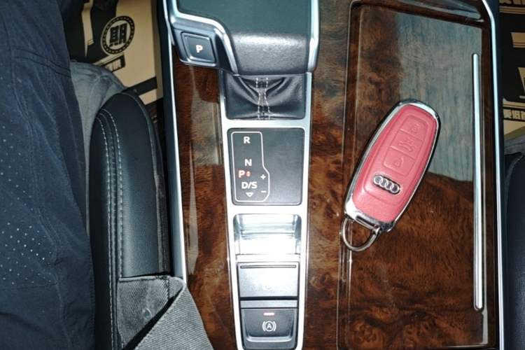 Used Audi A6L 2021 40 TFSI Luxury Dynamic Edition Gear Lever