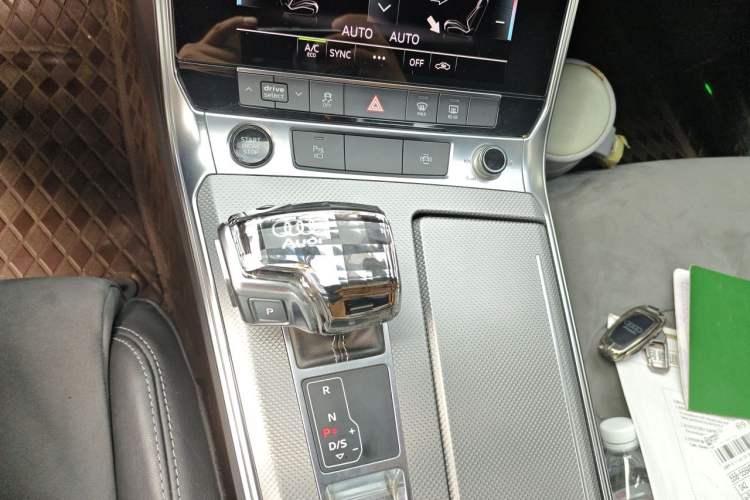 Used Audi A6L 2021 40 TFSI Luxury Dynamic Edition Gear Lever