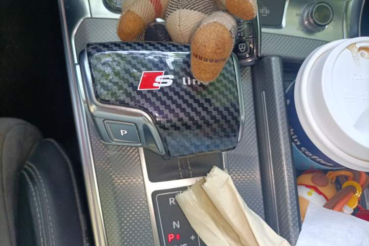 Used Audi A6L 2021 40 TFSI Luxury Dynamic Edition Gear Lever