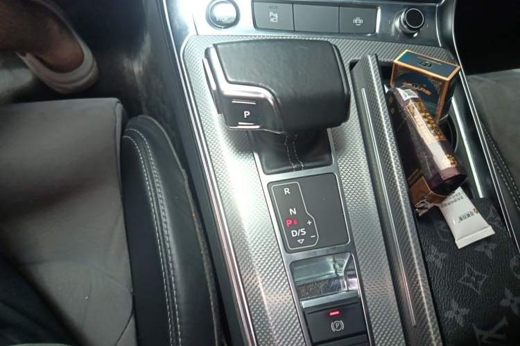Used Audi A6L 2021 40 TFSI Luxury Dynamic Edition Gear Lever