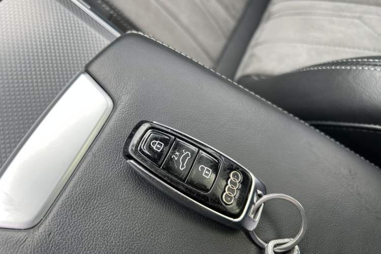 Used Audi A6L 2021 40 TFSI Luxury Dynamic Edition Interior 4