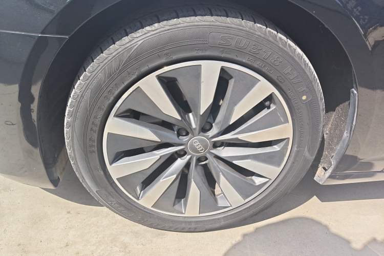 Used Audi A6L 2021 45 TFSI Prestige Elegant Edition Left Front Wheel Hub
