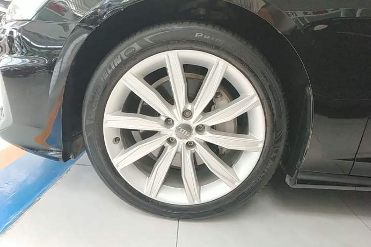 Used Audi A6L 2021 45 TFSI Prestige Dynamic Edition Left Front Wheel Hub