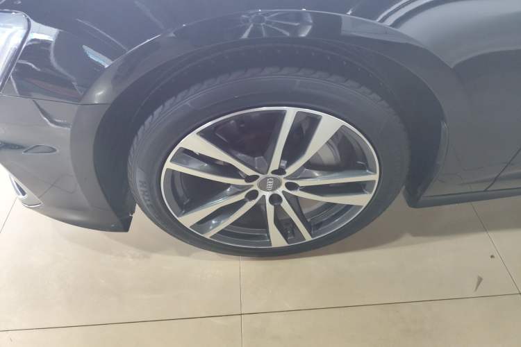 Used Audi A6L 2021 40 TFSI Luxury Dynamic Edition Left Front Wheel Hub