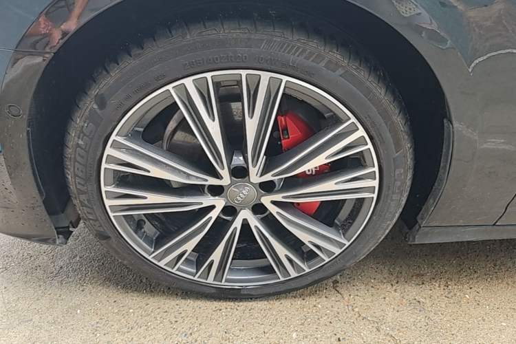 Used Audi A6L 2021 45 TFSI quattro Prestige Dynamic Edition Left Front Wheel Hub