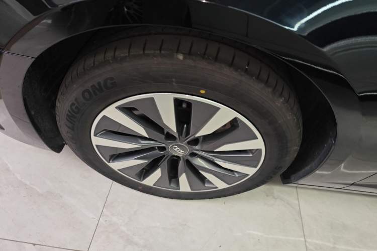 Used Audi A6L 2021 45 TFSI Prestige Elegant Edition Left Front Wheel Hub