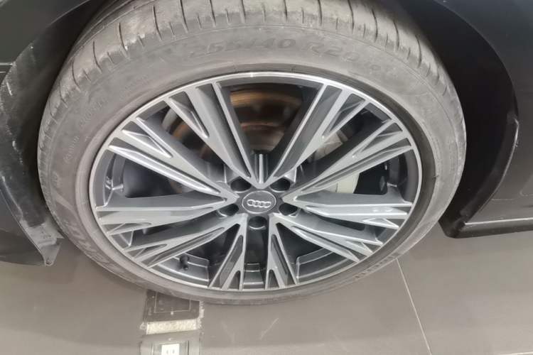 Used Audi A6L 2021 45 TFSI quattro Prestige Dynamic Edition Left Front Wheel Hub