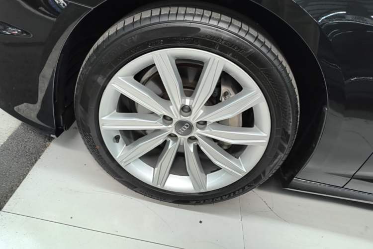 Used Audi A6L 2021 45 TFSI Prestige Dynamic Edition Left Front Wheel Hub