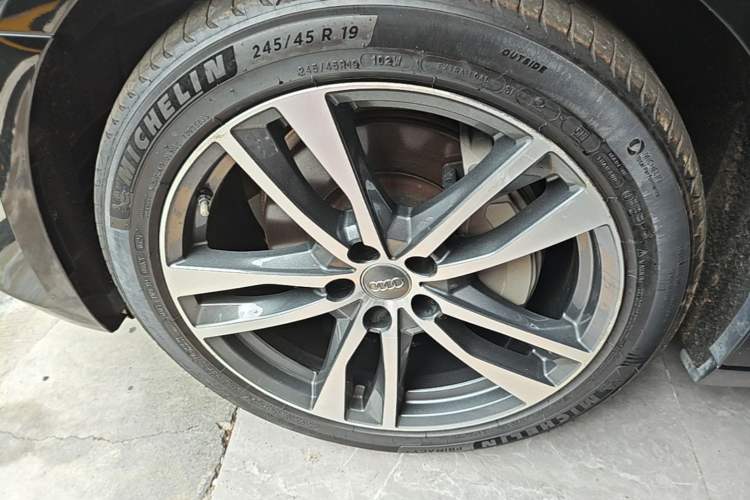 Used Audi A6L 2021 45 TFSI Prestige Elegant Edition Left Front Wheel Hub