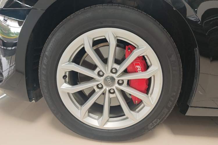 Used Audi A6L 2021 40 TFSI Luxury Prestige Edition Left Front Wheel Hub