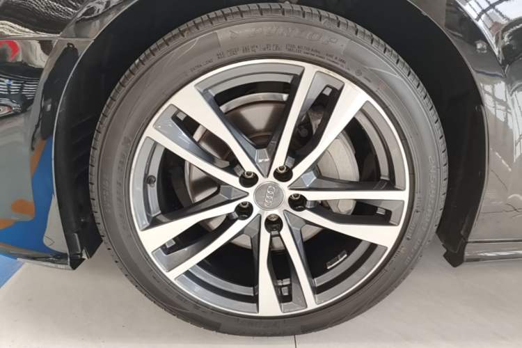 Used Audi A6L 2021 40 TFSI Luxury Dynamic Edition Left Front Wheel Hub