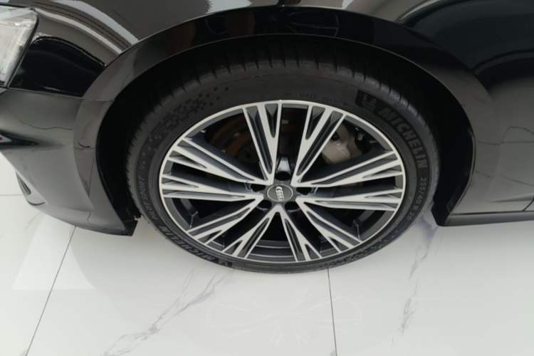 Used Audi A6L 2021 55 TFSI quattro Prestige Dynamic Edition Left Front Wheel Hub