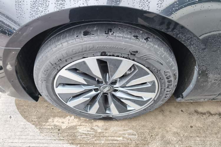 Used Audi A6L 2021 45 TFSI Prestige Elegant Edition Left Front Wheel Hub