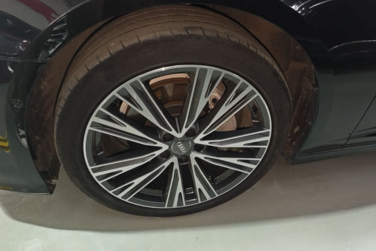 Used Audi A6L 2021 45 TFSI quattro Prestige Dynamic Edition Left Front Wheel Hub