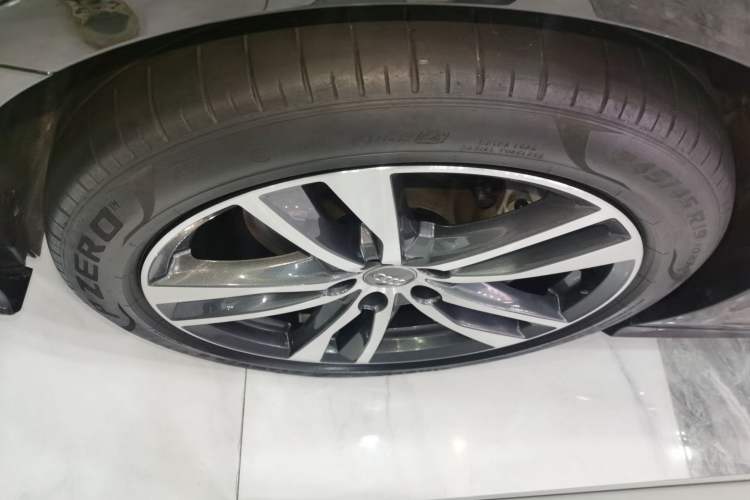 Used Audi A6L 2021 40 TFSI Luxury Dynamic Edition Left Front Wheel Hub