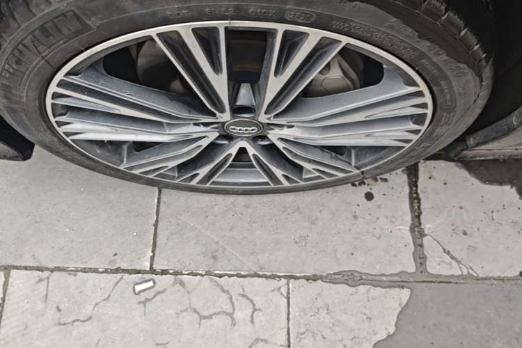 Used Audi A6L 2021 45 TFSI quattro Prestige Dynamic Edition Left Front Wheel Hub