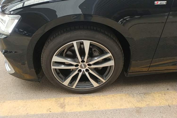 Used Audi A6L 2021 40 TFSI Luxury Dynamic Edition Left Front Wheel Hub