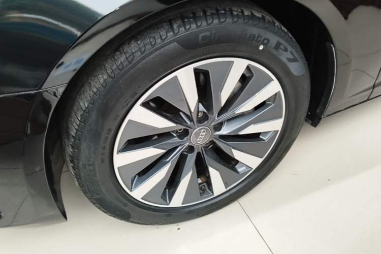 Used Audi A6L 2021 45 TFSI Prestige Elegant Edition Left Front Wheel Hub