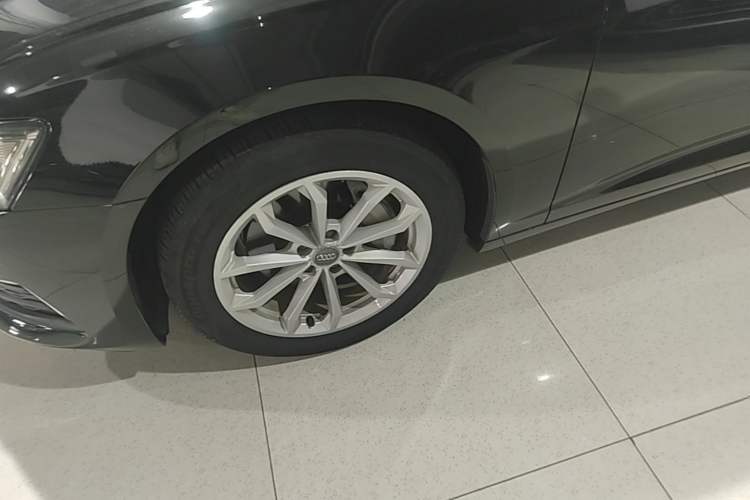 Used Audi A6L 2021 40 TFSI Luxury Prestige Edition Left Front Wheel Hub