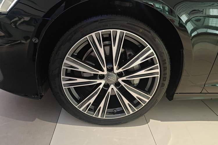 Used Audi A6L 2021 45 TFSI quattro Prestige Dynamic Edition Left Front Wheel Hub