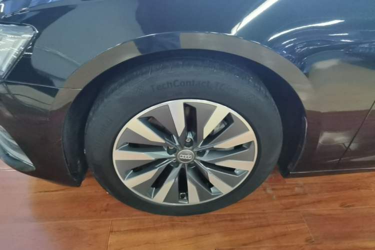 Used Audi A6L 2021 45 TFSI Prestige Elegant Edition Left Front Wheel Hub