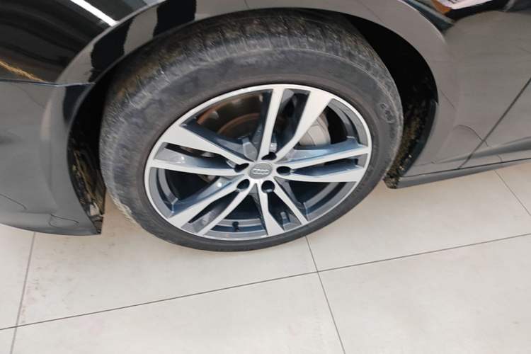 Used Audi A6L 2021 40 TFSI Luxury Dynamic Edition Left Front Wheel Hub