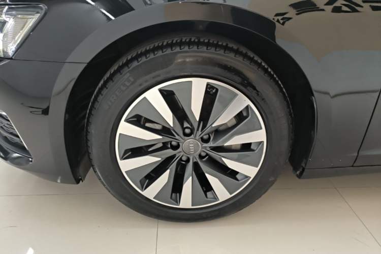 Used Audi A6L 2021 45 TFSI Prestige Elegant Edition Left Front Wheel Hub