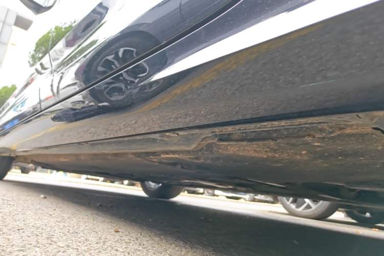 Used Audi A6L 2021 40 TFSI Luxury Dynamic Edition Left Side Sill