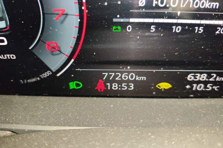 Used Audi A6L 2021 40 TFSI Luxury Dynamic Edition Odometer Close Up