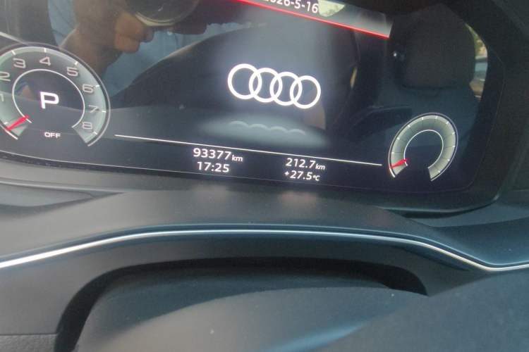 Used Audi A6L 2021 45 TFSI quattro Prestige Dynamic Edition Odometer Close Up